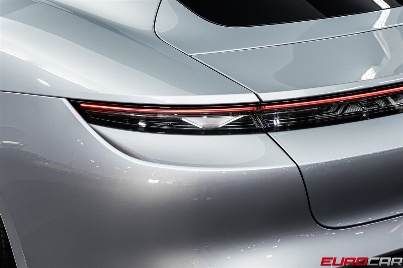 2022 Porsche Taycan GTS *PREMIUM PACKAGE * PANORAMIC SUNROOF*   - Photo 18 - Costa Mesa, CA 92626