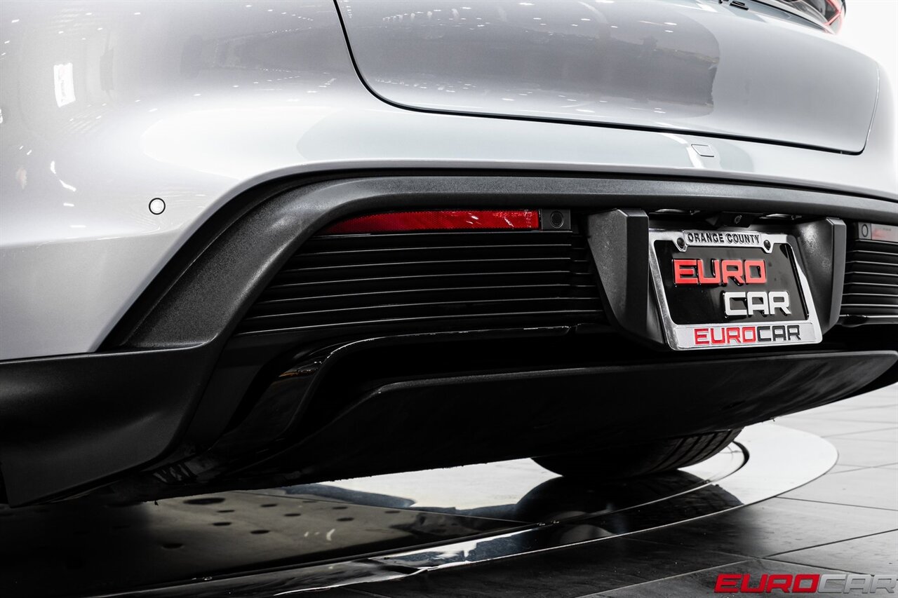 2022 Porsche Taycan GTS *PREMIUM PACKAGE * PANORAMIC SUNROOF*   - Photo 20 - Costa Mesa, CA 92626