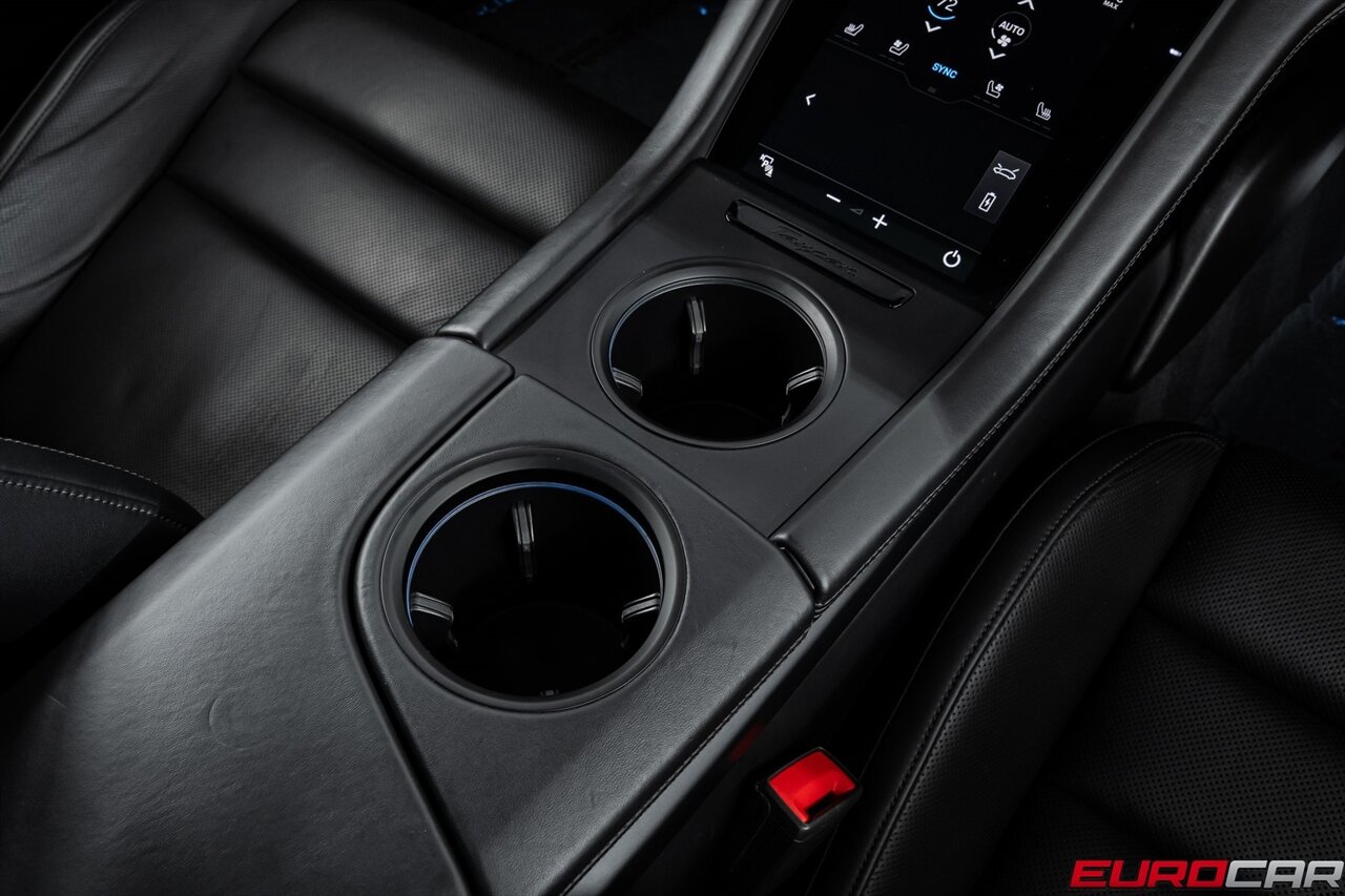 2022 Porsche Taycan GTS *PREMIUM PACKAGE * PANORAMIC SUNROOF*   - Photo 34 - Costa Mesa, CA 92626