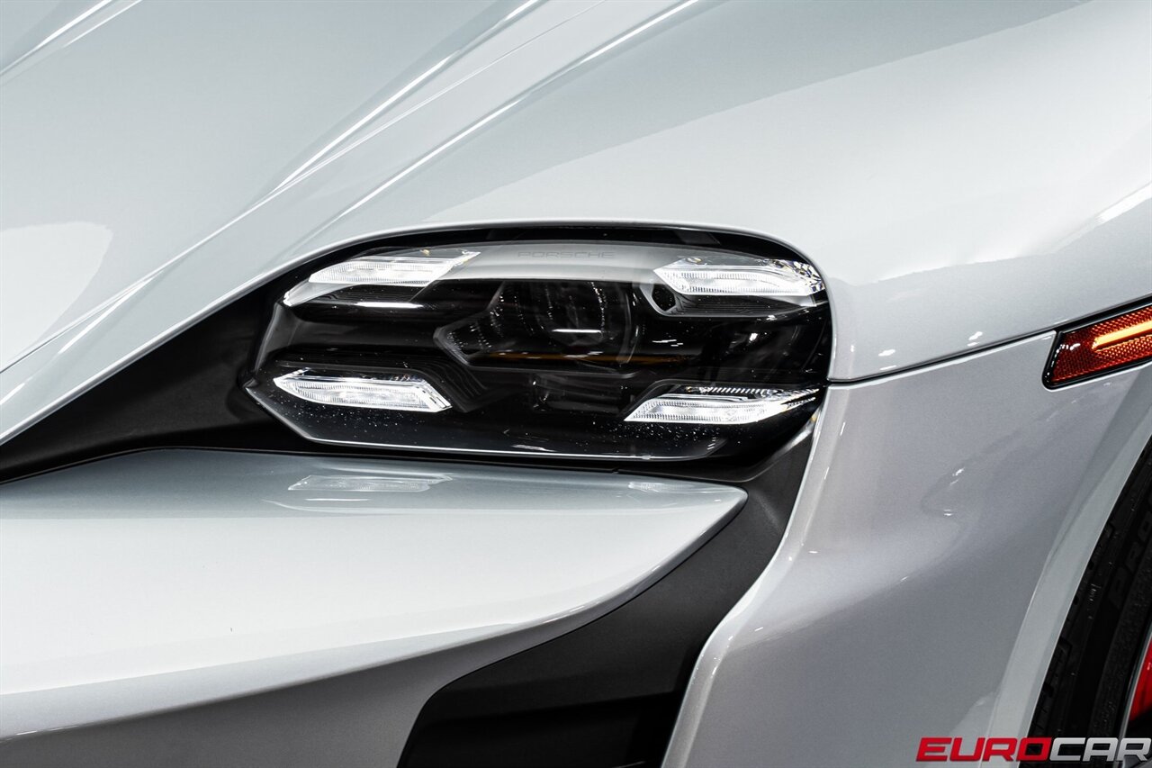 2022 Porsche Taycan GTS *PREMIUM PACKAGE * PANORAMIC SUNROOF*   - Photo 11 - Costa Mesa, CA 92626