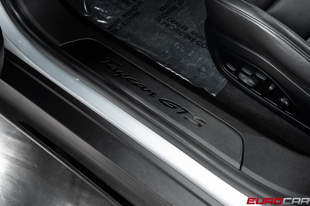 2022 Porsche Taycan GTS *PREMIUM PACKAGE * PANORAMIC SUNROOF*   - Photo 45 - Costa Mesa, CA 92626