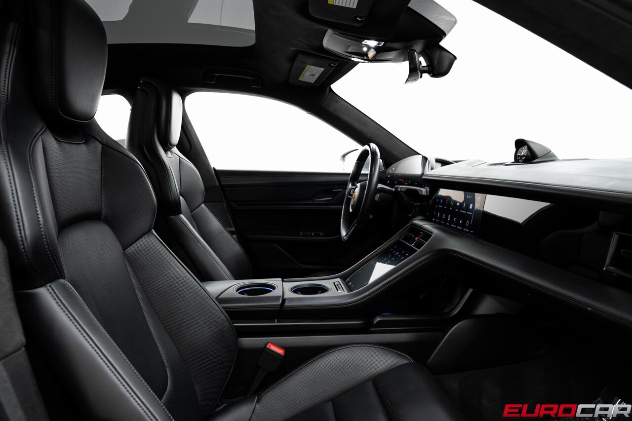 2022 Porsche Taycan GTS *PREMIUM PACKAGE * PANORAMIC SUNROOF*   - Photo 38 - Costa Mesa, CA 92626