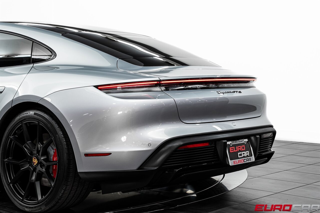 2022 Porsche Taycan GTS *PREMIUM PACKAGE * PANORAMIC SUNROOF*   - Photo 16 - Costa Mesa, CA 92626