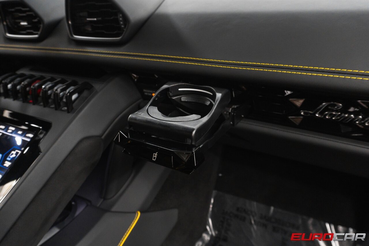 2020 Lamborghini Huracan EVO  *ALL-WHEEL DRIVE * FRONT AXLE LIFT SYSTEM* - Photo 40 - Costa Mesa, CA 92626