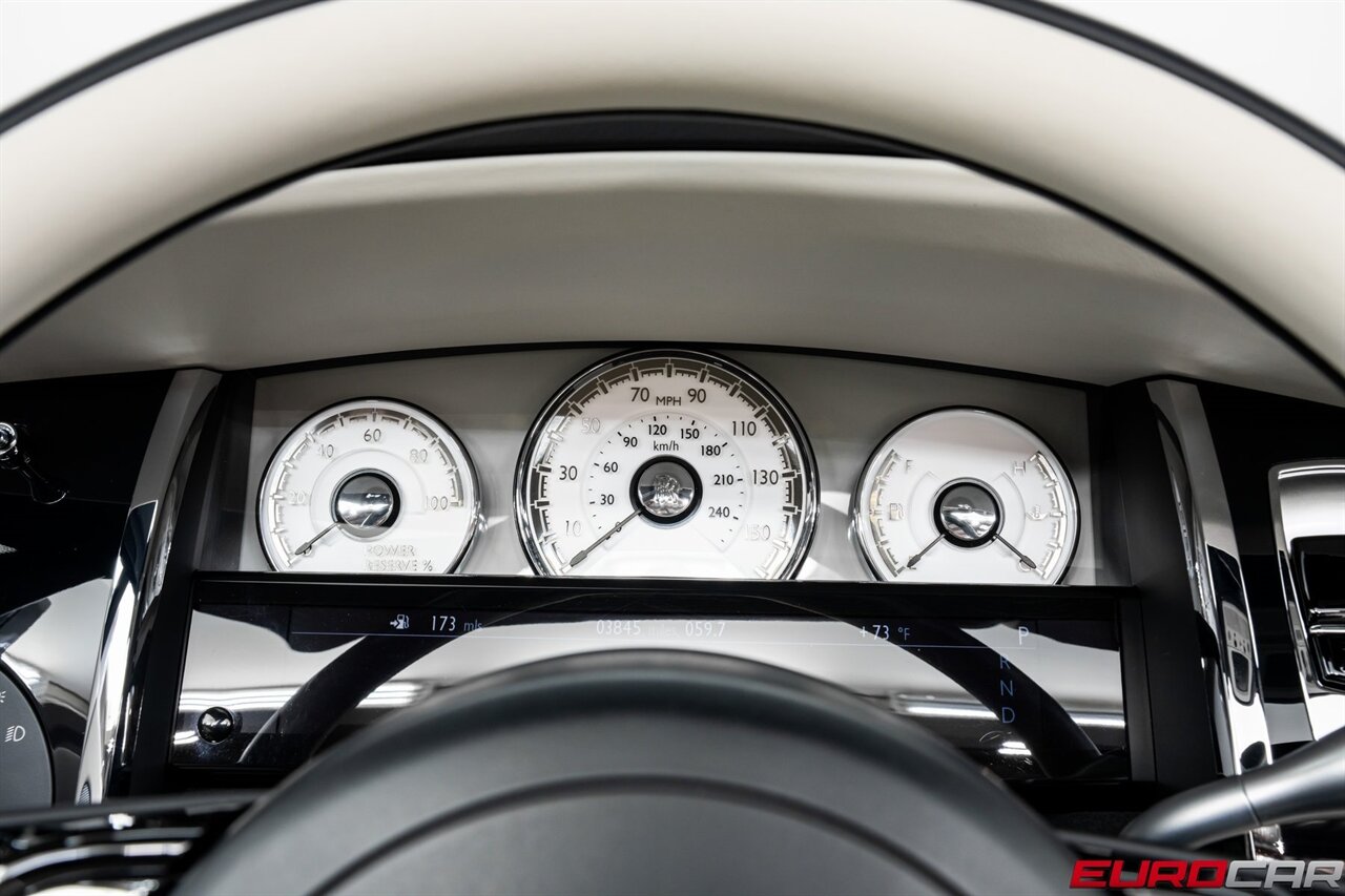 2018 Rolls-Royce Dawn *BESPOKE INTERIOR * IMMACULATE CONDITION* - Photo 26 - Costa Mesa, CA 92626
