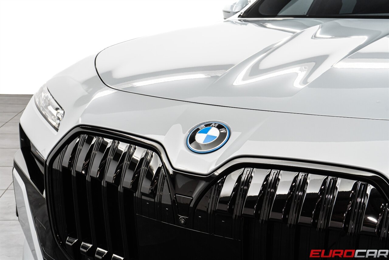 2024 BMW i7 xDrive60 *$144,095 MSRP!* - Photo 9 - Costa Mesa, CA 92626
