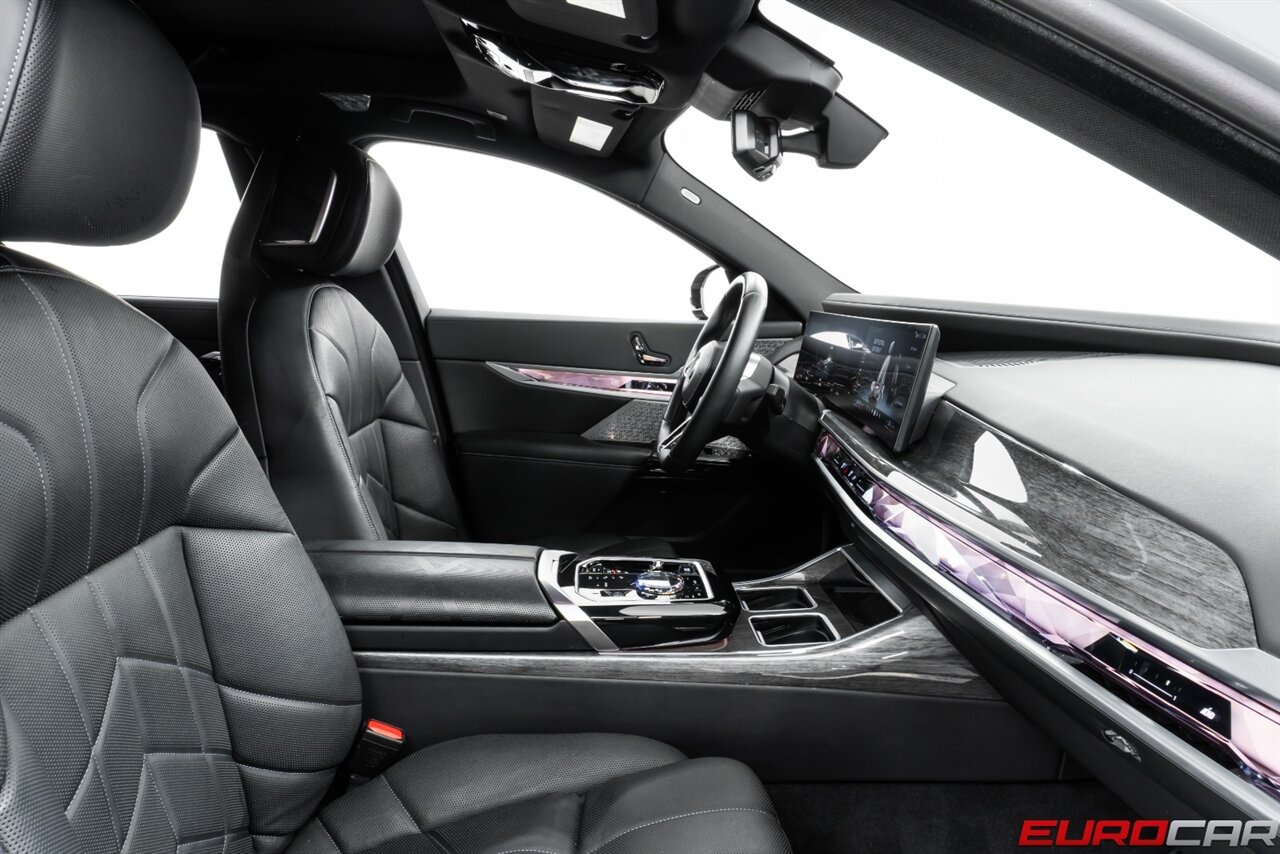2024 BMW i7 xDrive60 *$144,095 MSRP!* - Photo 43 - Costa Mesa, CA 92626