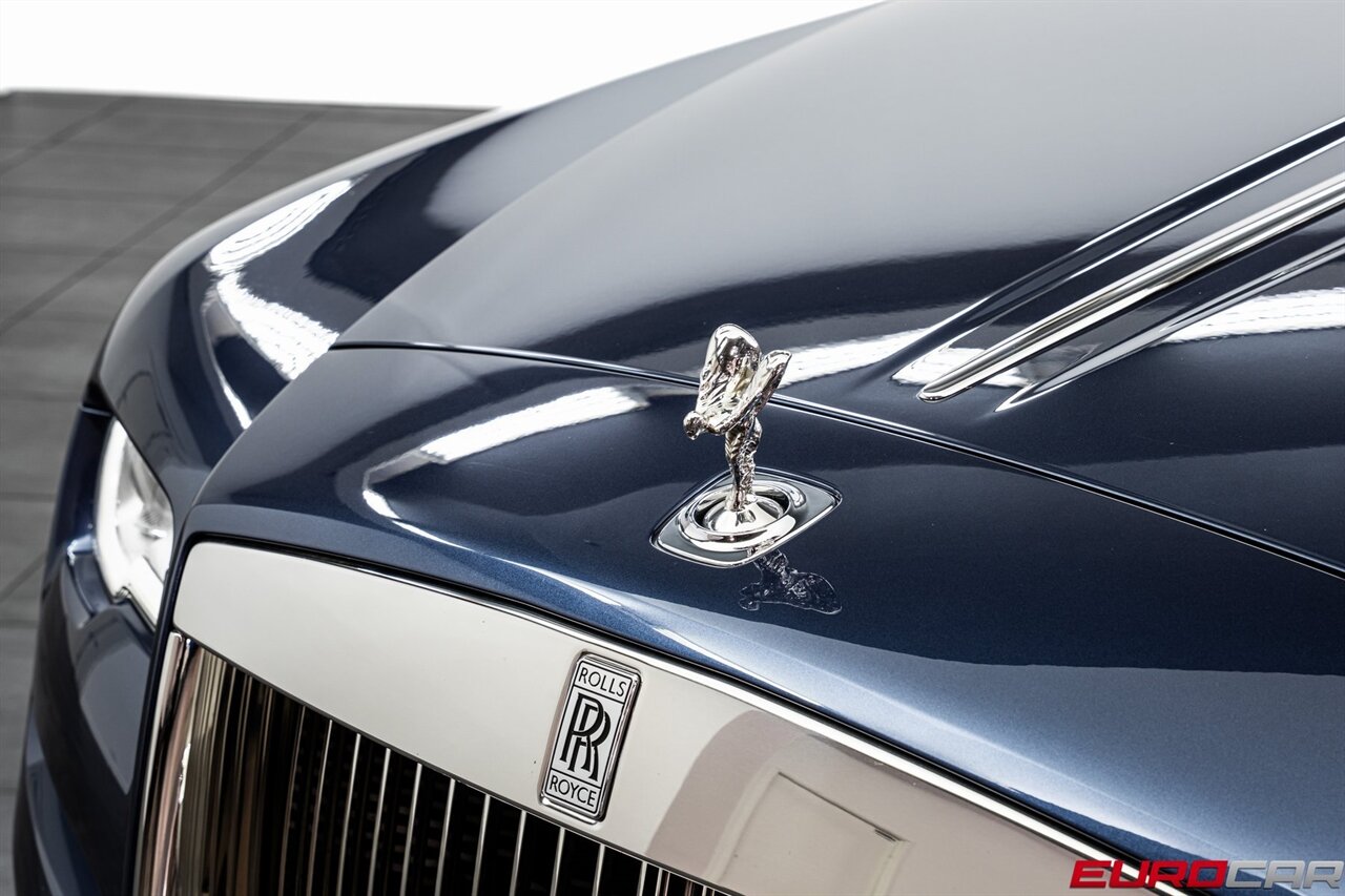 2019 Rolls-Royce Dawn  *TRI-COLOR BESPOKE DESIGN * RARE INTERIOR* - Photo 12 - Costa Mesa, CA 92626