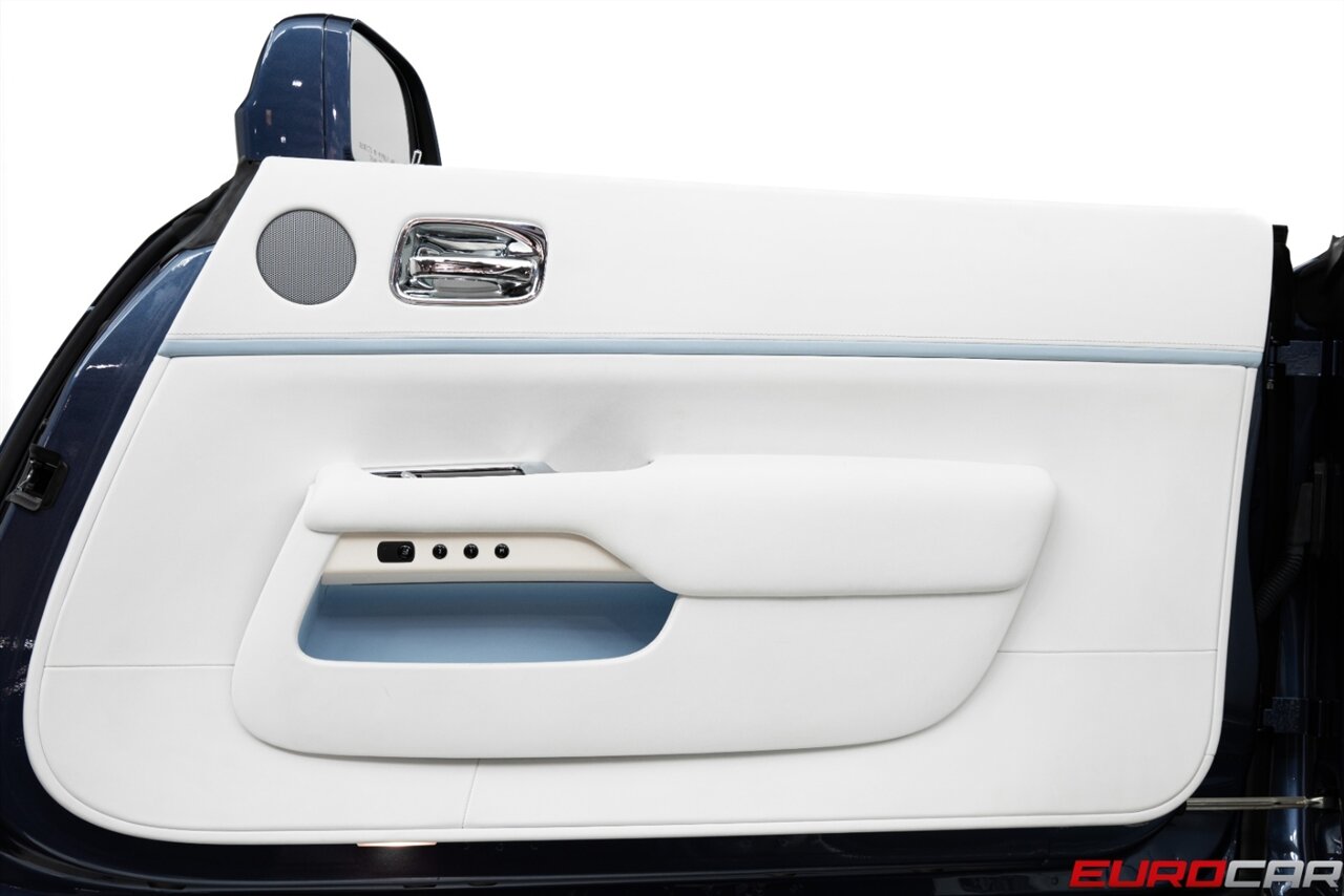 2019 Rolls-Royce Dawn  *TRI-COLOR BESPOKE DESIGN * RARE INTERIOR* - Photo 24 - Costa Mesa, CA 92626