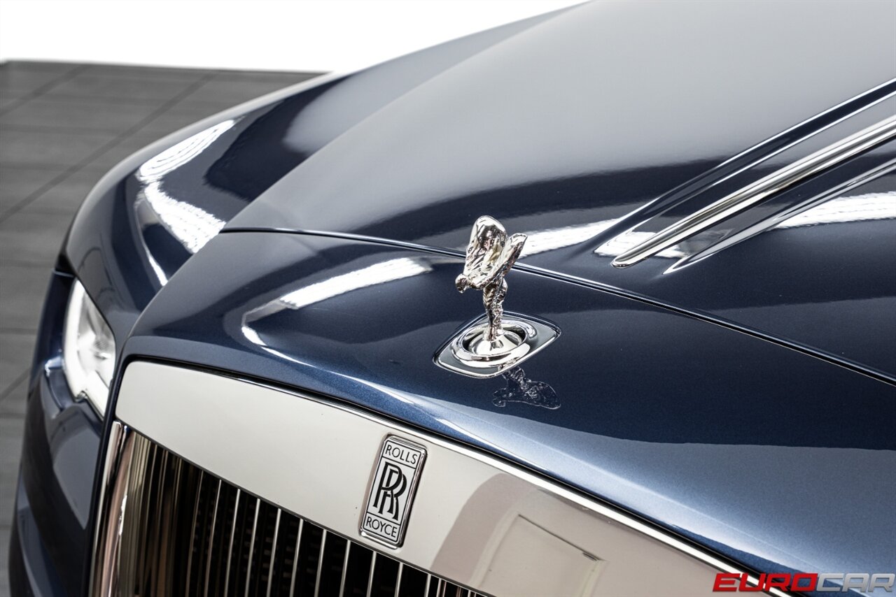 2019 Rolls-Royce Dawn  *TRI-COLOR BESPOKE DESIGN * RARE INTERIOR* - Photo 12 - Costa Mesa, CA 92626