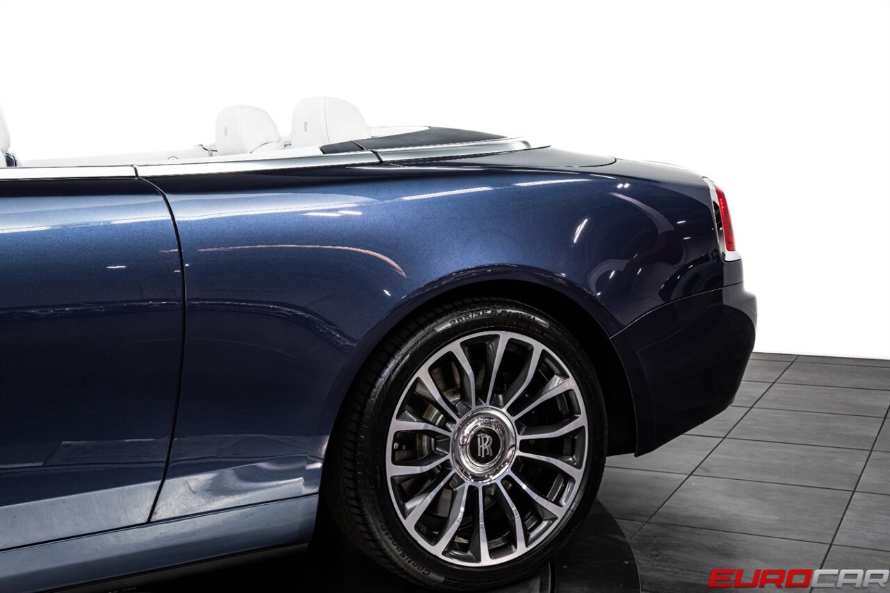 2019 Rolls-Royce Dawn  *TRI-COLOR BESPOKE DESIGN * RARE INTERIOR* - Photo 17 - Costa Mesa, CA 92626