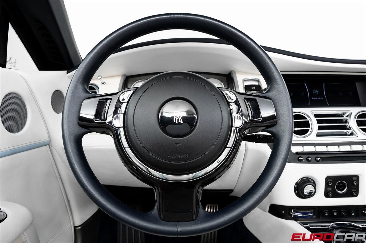 2019 Rolls-Royce Dawn  *TRI-COLOR BESPOKE DESIGN * RARE INTERIOR* - Photo 27 - Costa Mesa, CA 92626