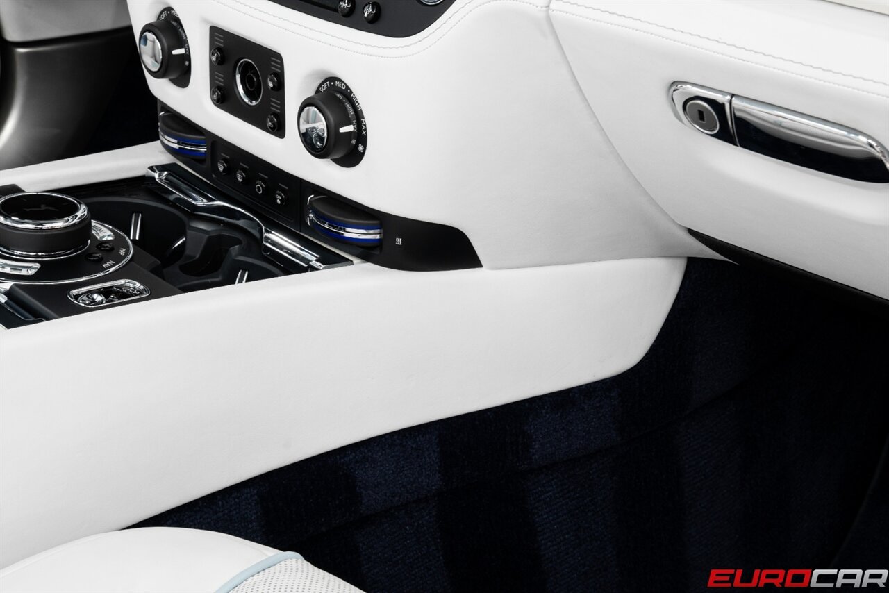 2019 Rolls-Royce Dawn  *TRI-COLOR BESPOKE DESIGN * RARE INTERIOR* - Photo 30 - Costa Mesa, CA 92626