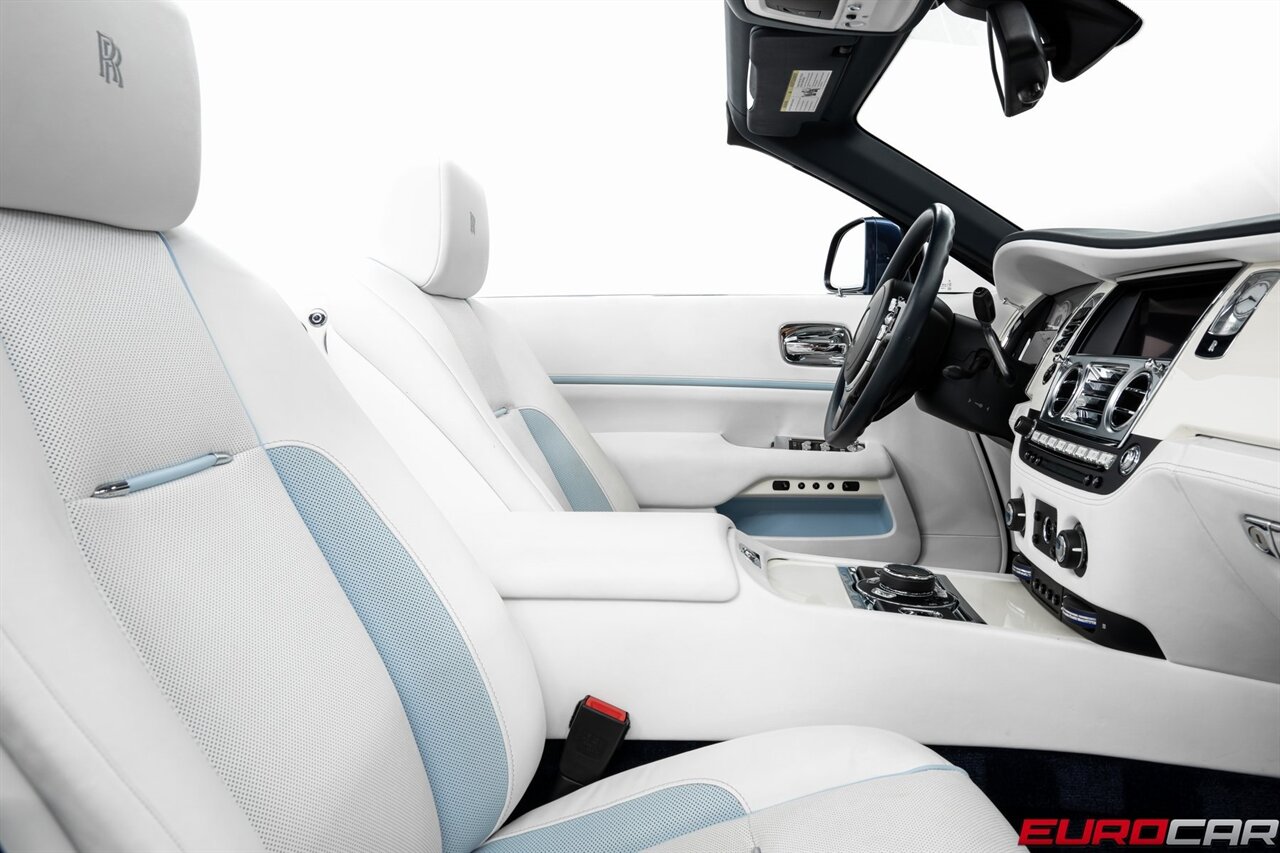 2019 Rolls-Royce Dawn  *TRI-COLOR BESPOKE DESIGN * RARE INTERIOR* - Photo 33 - Costa Mesa, CA 92626