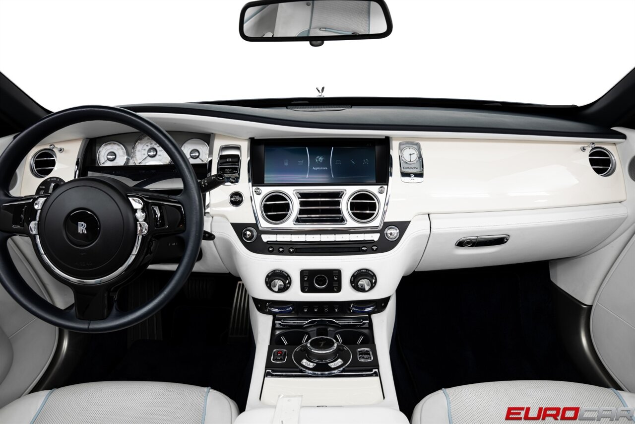 2019 Rolls-Royce Dawn  *TRI-COLOR BESPOKE DESIGN * RARE INTERIOR* - Photo 25 - Costa Mesa, CA 92626