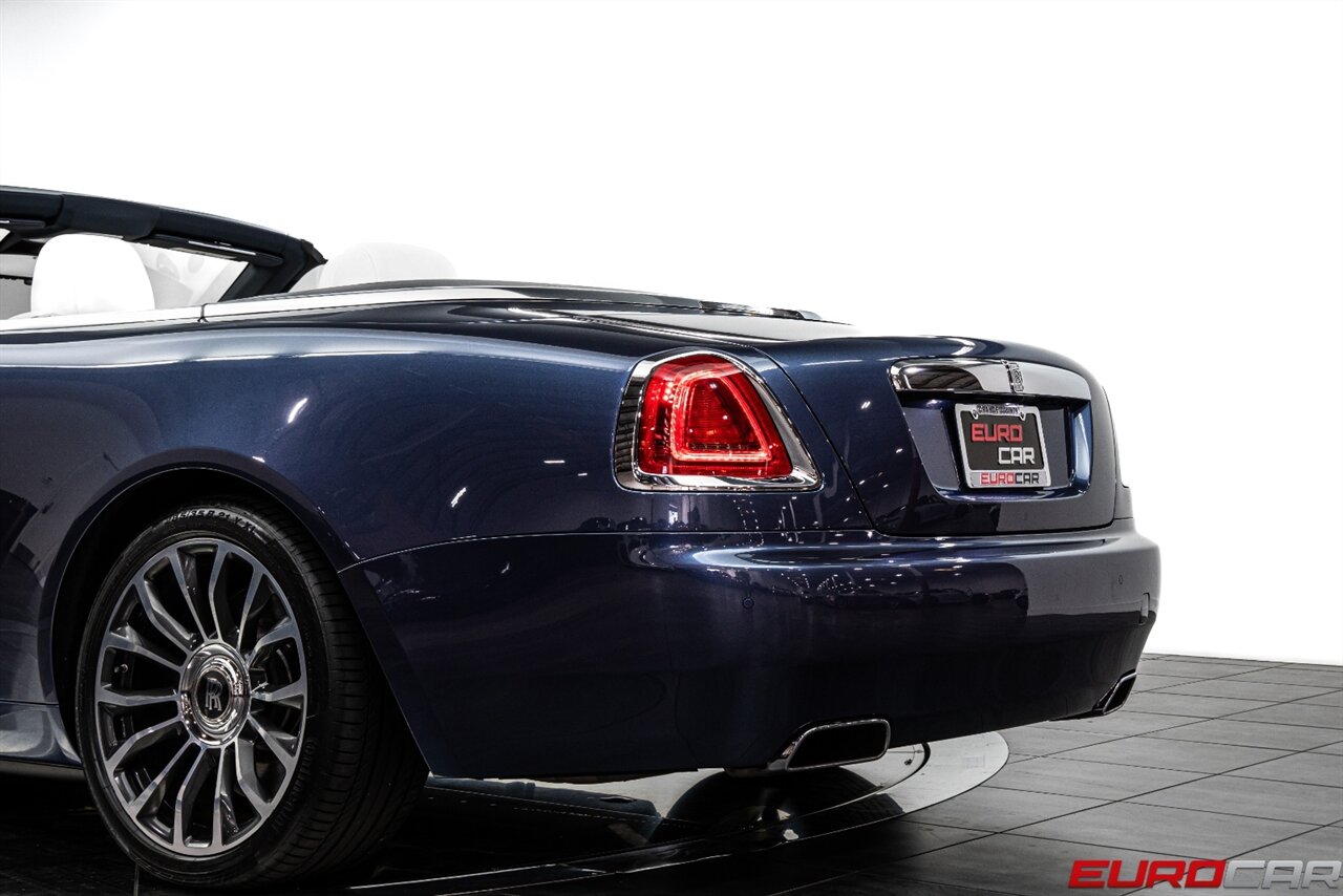 2019 Rolls-Royce Dawn  *TRI-COLOR BESPOKE DESIGN * RARE INTERIOR* - Photo 19 - Costa Mesa, CA 92626