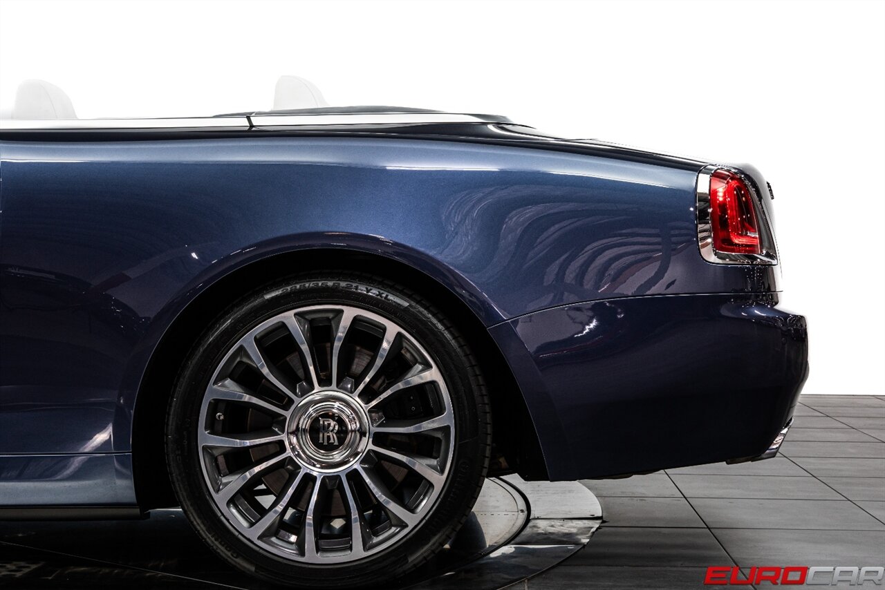 2019 Rolls-Royce Dawn  *TRI-COLOR BESPOKE DESIGN * RARE INTERIOR* - Photo 18 - Costa Mesa, CA 92626