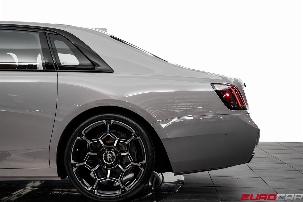 2025 Rolls-Royce Black Badge Ghost *BESPOKE INTERIOR * DUALITY TWILL SEATS * FULL BODY PPF* - Photo 17 - Costa Mesa, CA 92626