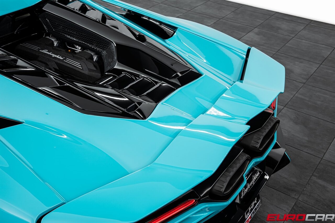 2024 Lamborghini Revuelto Base *HIGH GLOSS STYLE PACKAGE * PASSENGER DISPLAY - Photo 22 - Costa Mesa, CA 92626