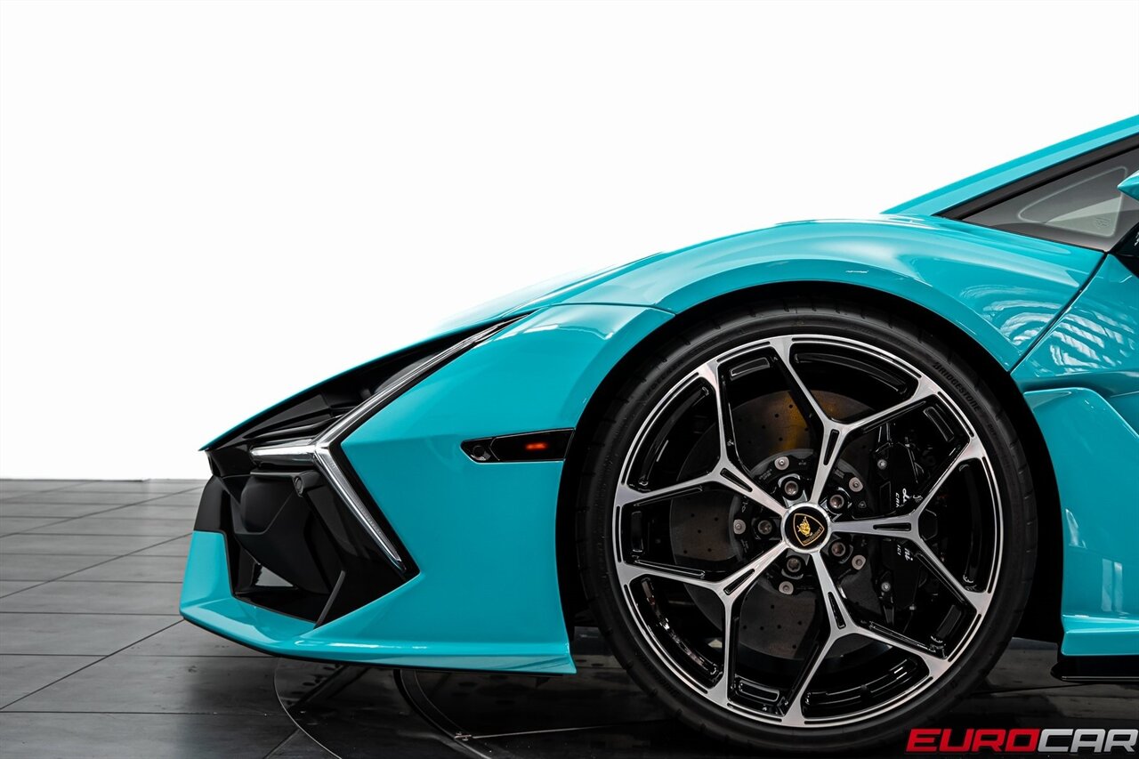 2024 Lamborghini Revuelto Base *HIGH GLOSS STYLE PACKAGE * PASSENGER DISPLAY - Photo 16 - Costa Mesa, CA 92626