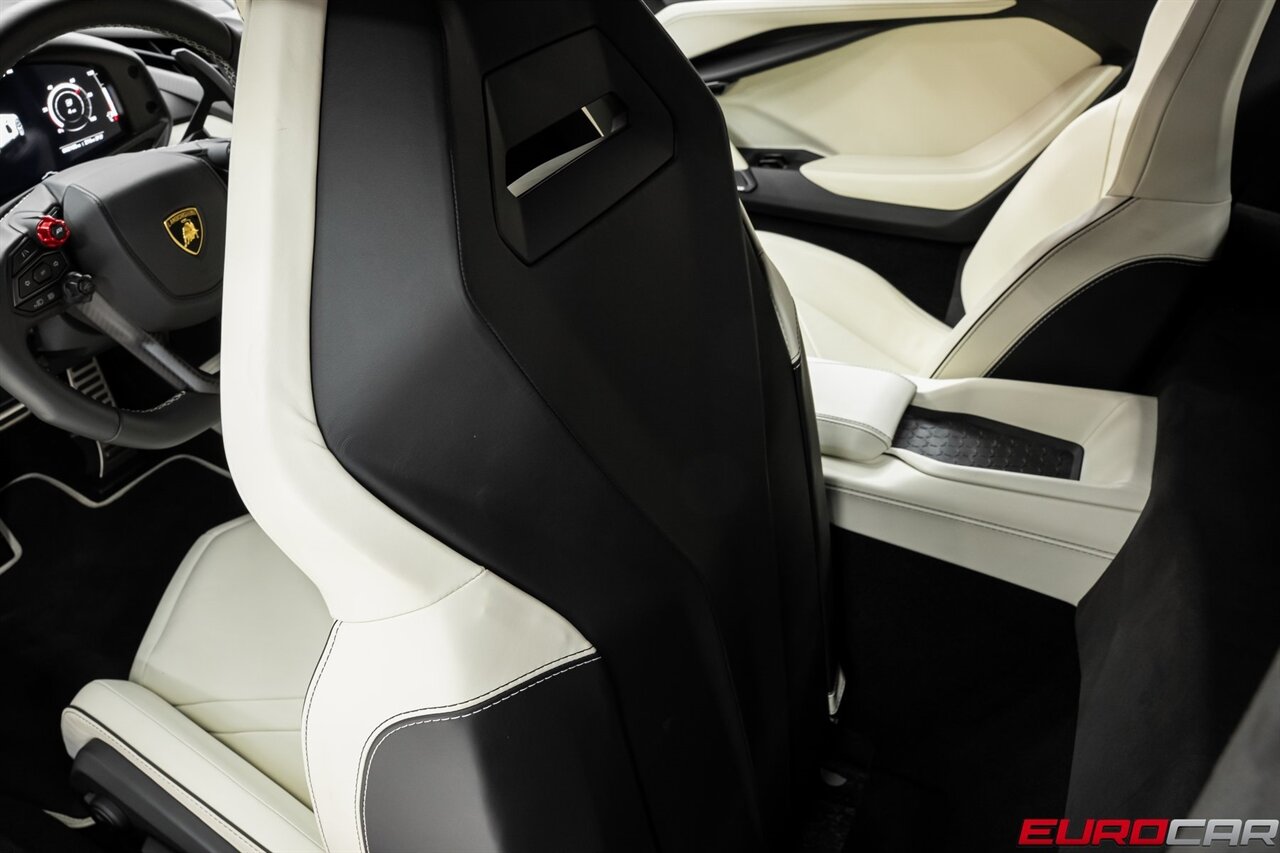 2024 Lamborghini Revuelto Base *HIGH GLOSS STYLE PACKAGE * PASSENGER DISPLAY - Photo 47 - Costa Mesa, CA 92626