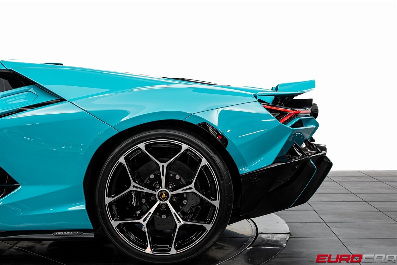 2024 Lamborghini Revuelto Base *HIGH GLOSS STYLE PACKAGE * PASSENGER DISPLAY - Photo 20 - Costa Mesa, CA 92626
