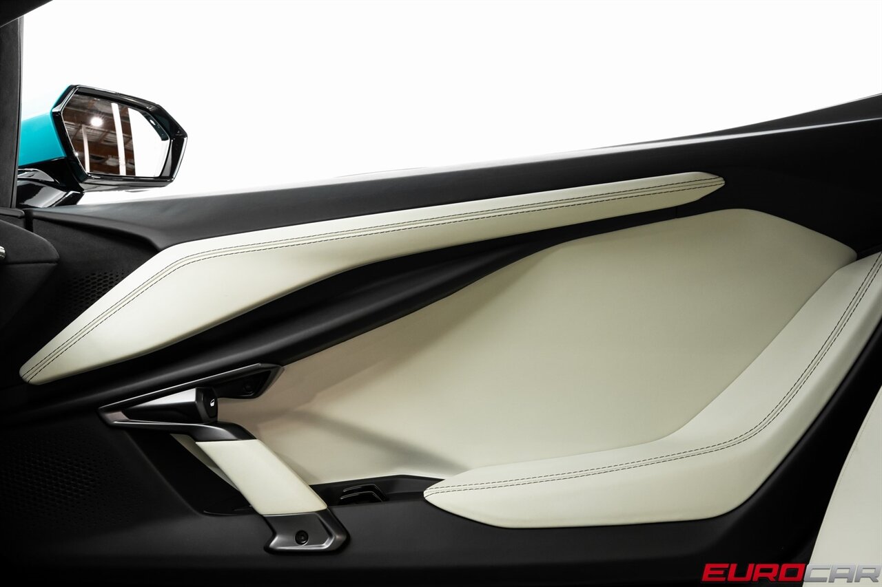 2024 Lamborghini Revuelto Base *HIGH GLOSS STYLE PACKAGE * PASSENGER DISPLAY - Photo 29 - Costa Mesa, CA 92626