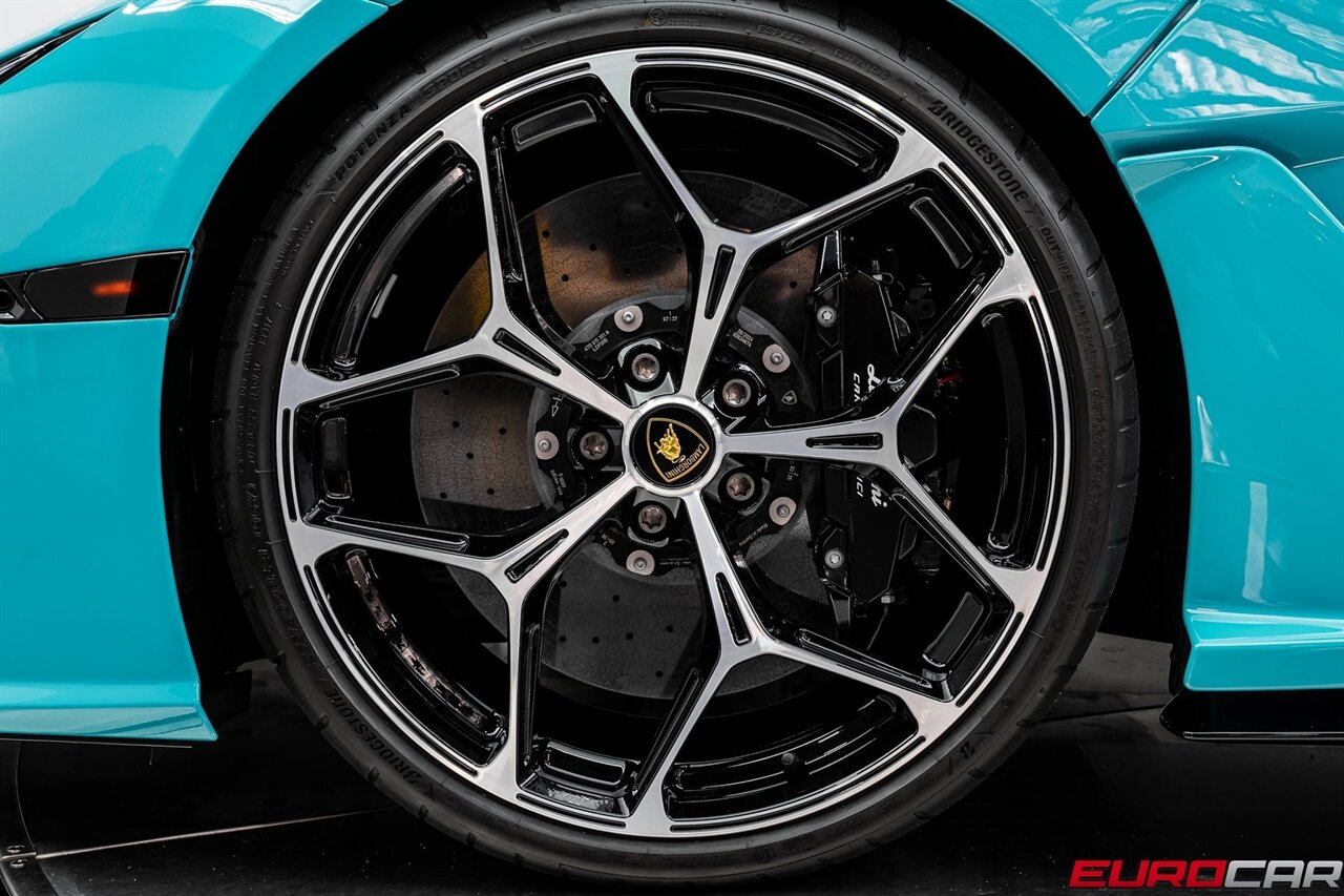 2024 Lamborghini Revuelto Base *HIGH GLOSS STYLE PACKAGE * PASSENGER DISPLAY - Photo 27 - Costa Mesa, CA 92626