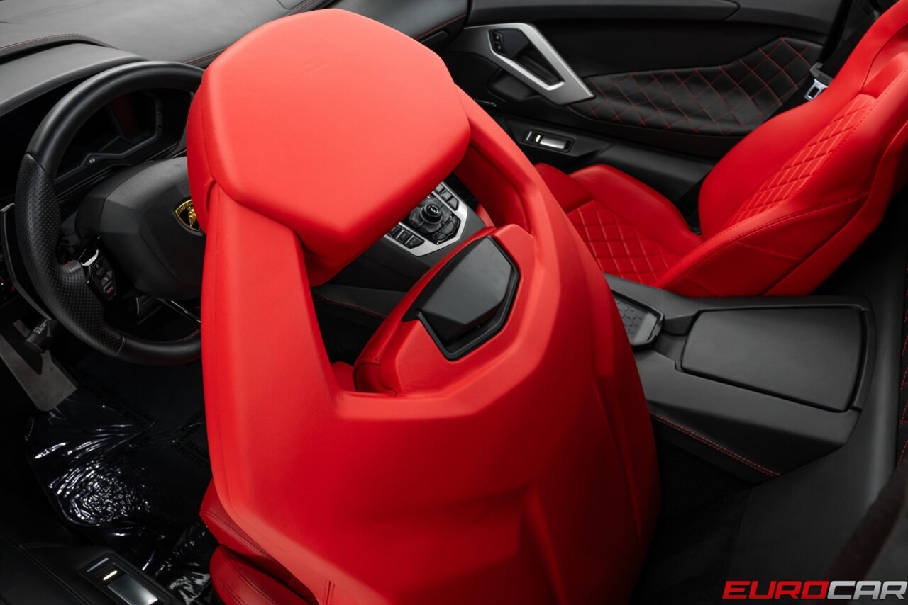 2019 Lamborghini Aventador LP 740-4 S Roadster *STUNNING RED INTERIOR * ONLY 6K PAMPERED MILES* - Photo 44 - Costa Mesa, CA 92626