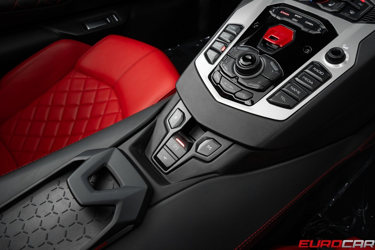2019 Lamborghini Aventador LP 740-4 S Roadster *STUNNING RED INTERIOR * ONLY 6K PAMPERED MILES* - Photo 37 - Costa Mesa, CA 92626