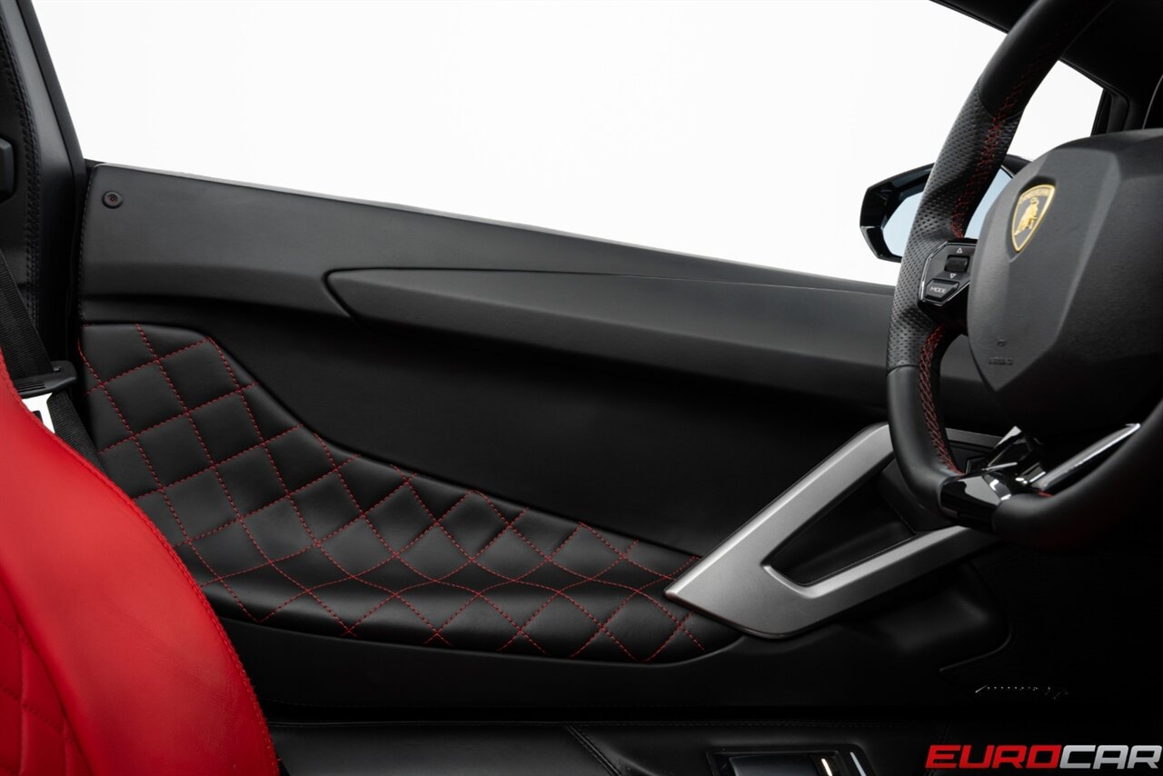 2019 Lamborghini Aventador LP 740-4 S Roadster *STUNNING RED INTERIOR * ONLY 6K PAMPERED MILES* - Photo 29 - Costa Mesa, CA 92626