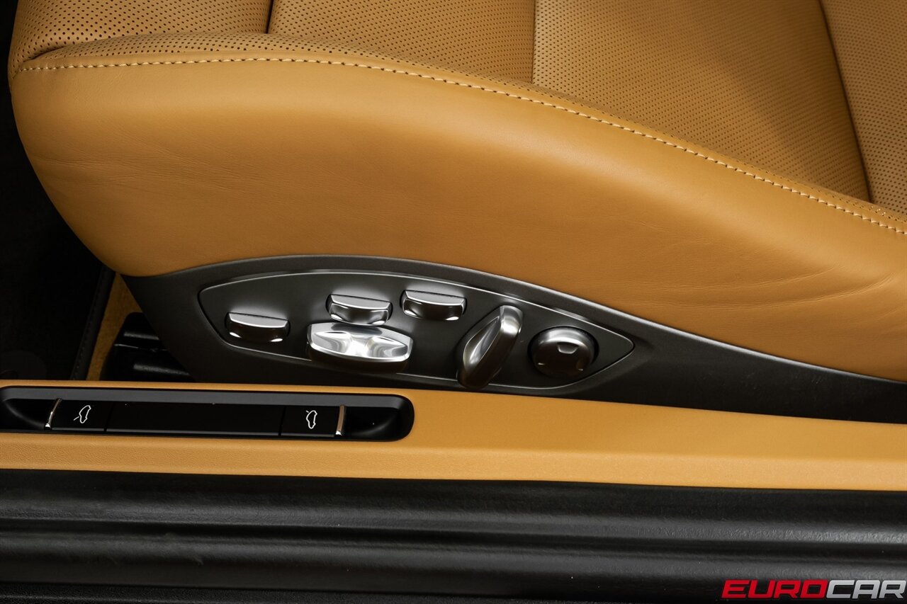 2014 Porsche 911 Turbo S *CARBON FIBER INTERIOR TRIM*   - Photo 46 - Costa Mesa, CA 92626