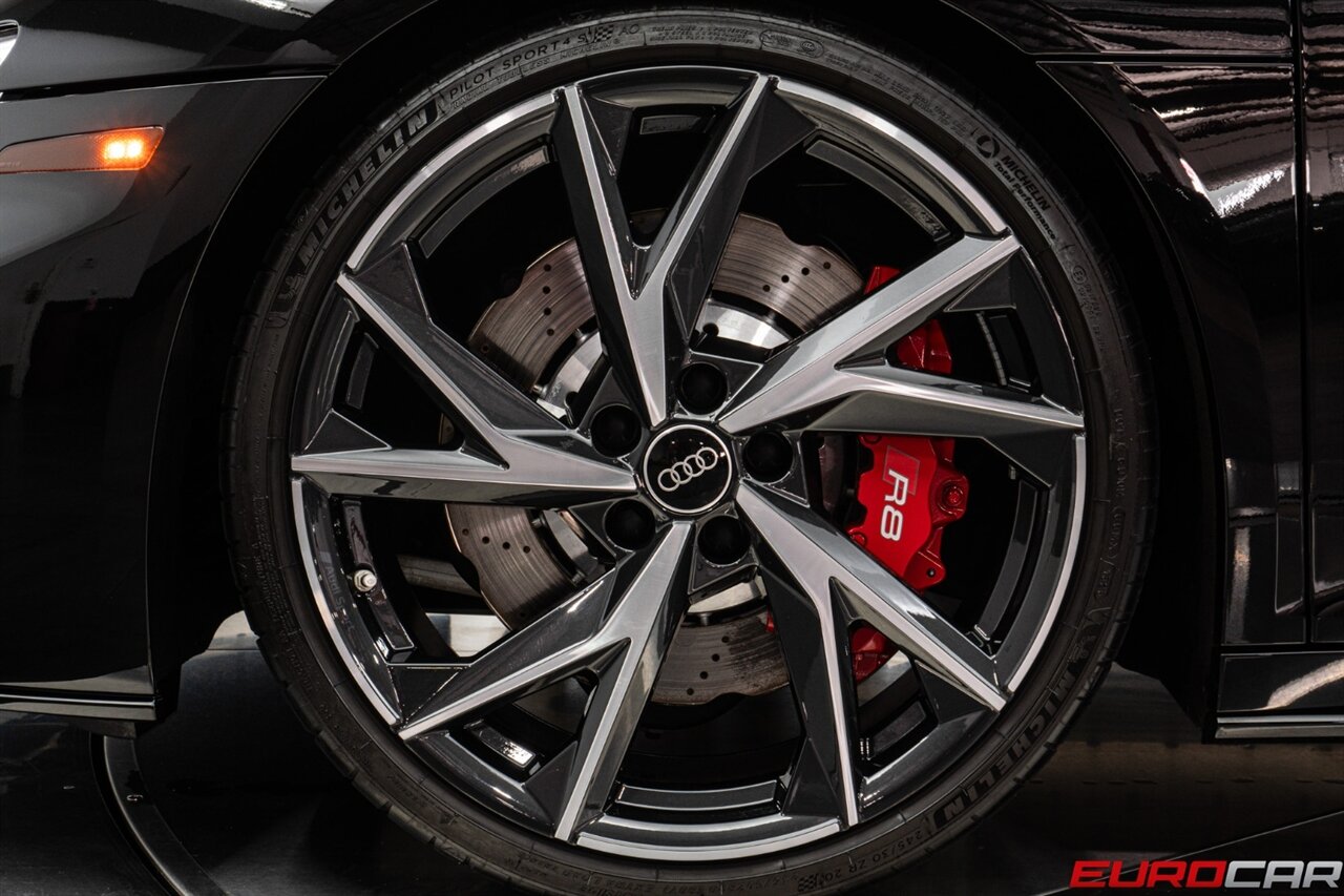 2023 Audi R8 5.2 V10 Performance Spyder  *PREMIUM PACKAGE * RYFT EXHAUST SYSTEM* - Photo 25 - Costa Mesa, CA 92626