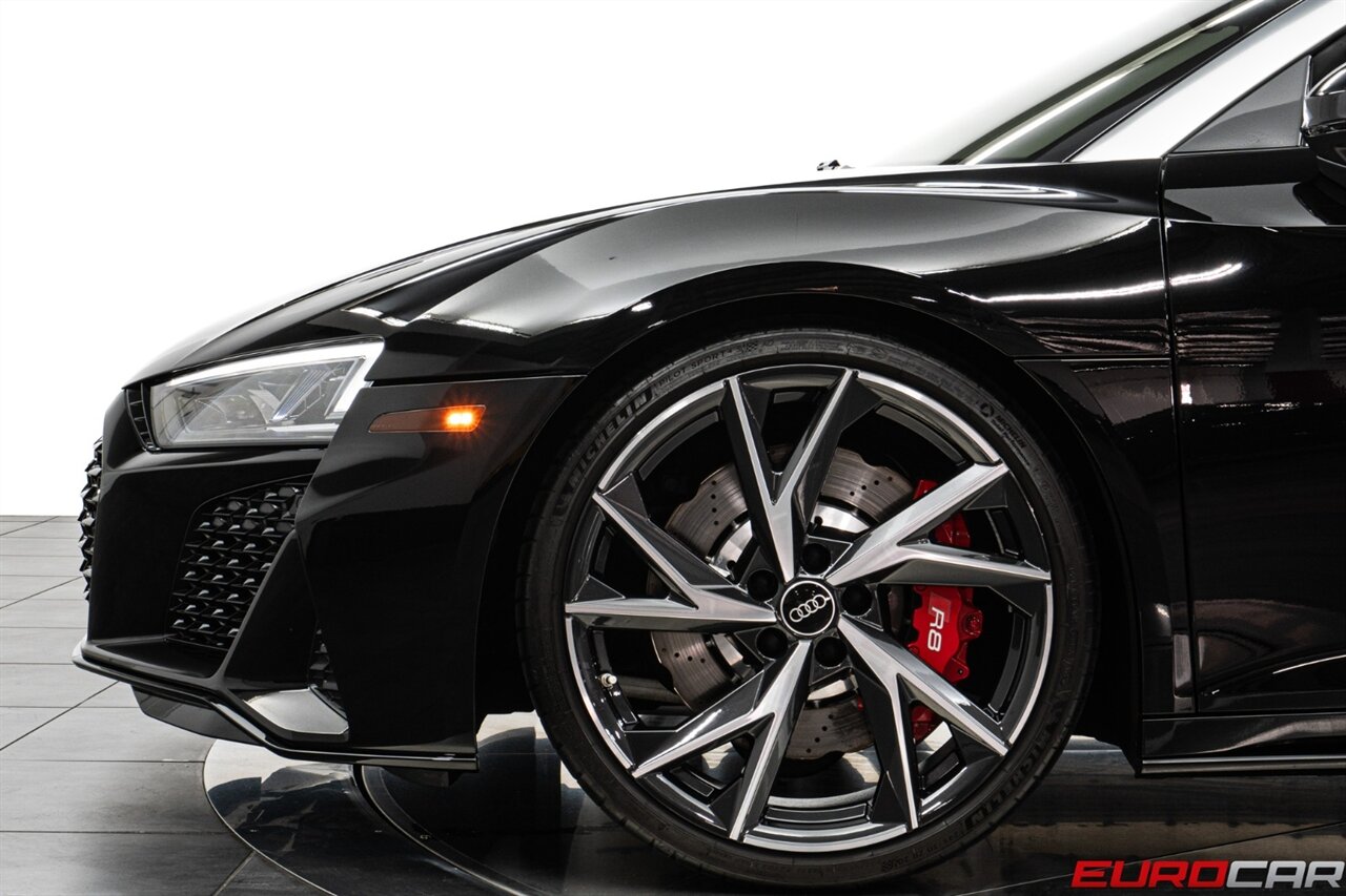 2023 Audi R8 5.2 V10 Performance Spyder  *PREMIUM PACKAGE * RYFT EXHAUST SYSTEM* - Photo 16 - Costa Mesa, CA 92626