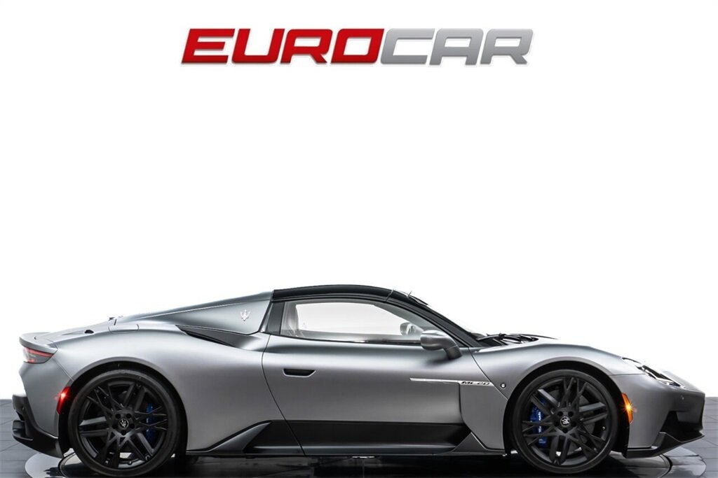 2023 Maserati MC20 Cielo  *MASSIVE $314,545 MSRP * SPECIAL FACTORY MATTE PAINT * CERAMIC BRAKES* - Photo 8 - Costa Mesa, CA 92626