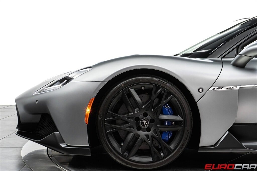2023 Maserati MC20 Cielo  *MASSIVE $314,545 MSRP * SPECIAL FACTORY MATTE PAINT * CERAMIC BRAKES* - Photo 17 - Costa Mesa, CA 92626