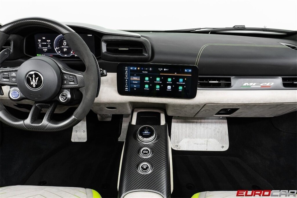 2023 Maserati MC20 Cielo  *MASSIVE $314,545 MSRP * SPECIAL FACTORY MATTE PAINT * CERAMIC BRAKES* - Photo 32 - Costa Mesa, CA 92626