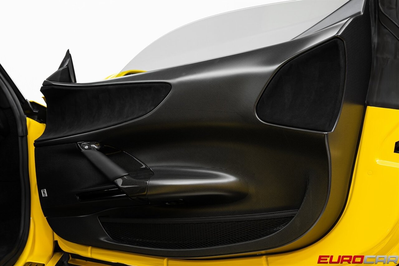2022 Ferrari SF90 Stradale  *HUGE CARBON OPTIONS * CARBON FIBER WHEELS * EXTENDED FIORANO* - Photo 33 - Costa Mesa, CA 92626