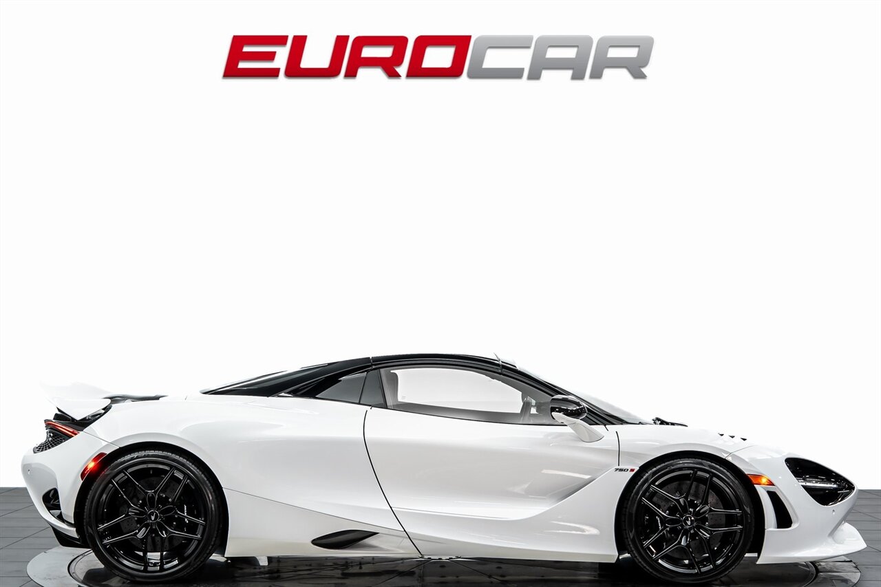 2024 McLaren 750S Spider Spider *TWO-TONE INTERIOR * IMMACULATE CONDITION*   - Photo 8 - Costa Mesa, CA 92626