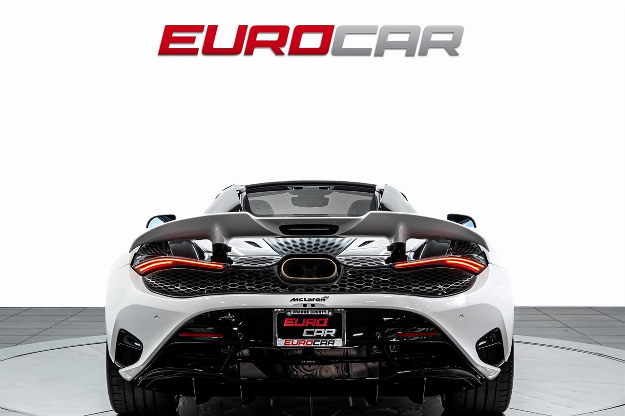 2024 McLaren 750S Spider Spider *TWO-TONE INTERIOR * IMMACULATE CONDITION*   - Photo 5 - Costa Mesa, CA 92626