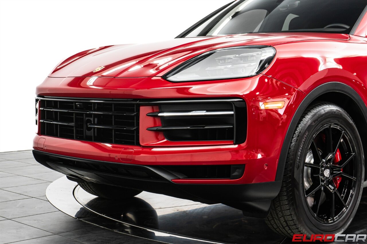 2024 Porsche Cayenne S Coupe  *ONLY 1,400 PAMPERED MILES * PREMIUM PACKAGE* - Photo 12 - Costa Mesa, CA 92626