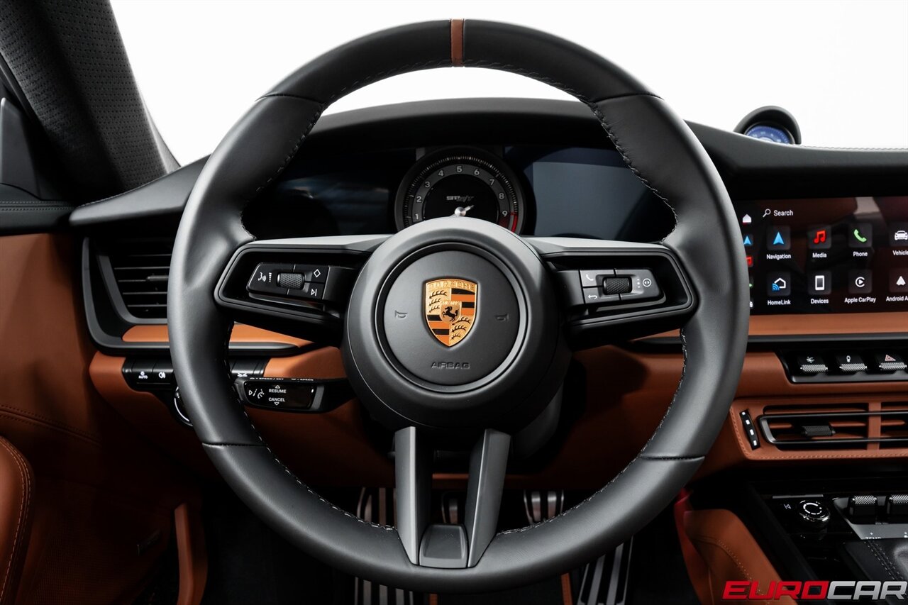 2024 Porsche 911 S/T *HERITAGE DESIGN PACKAGE * FRONT LIFT * 1 OF 1963 BUILT* - Photo 35 - Costa Mesa, CA 92626