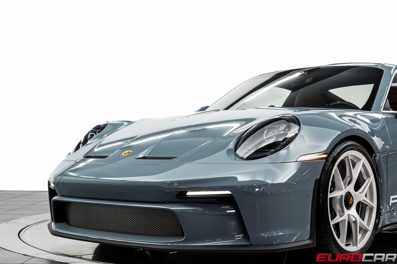2024 Porsche 911 S/T *HERITAGE DESIGN PACKAGE * FRONT LIFT * 1 OF 1963 BUILT* - Photo 15 - Costa Mesa, CA 92626