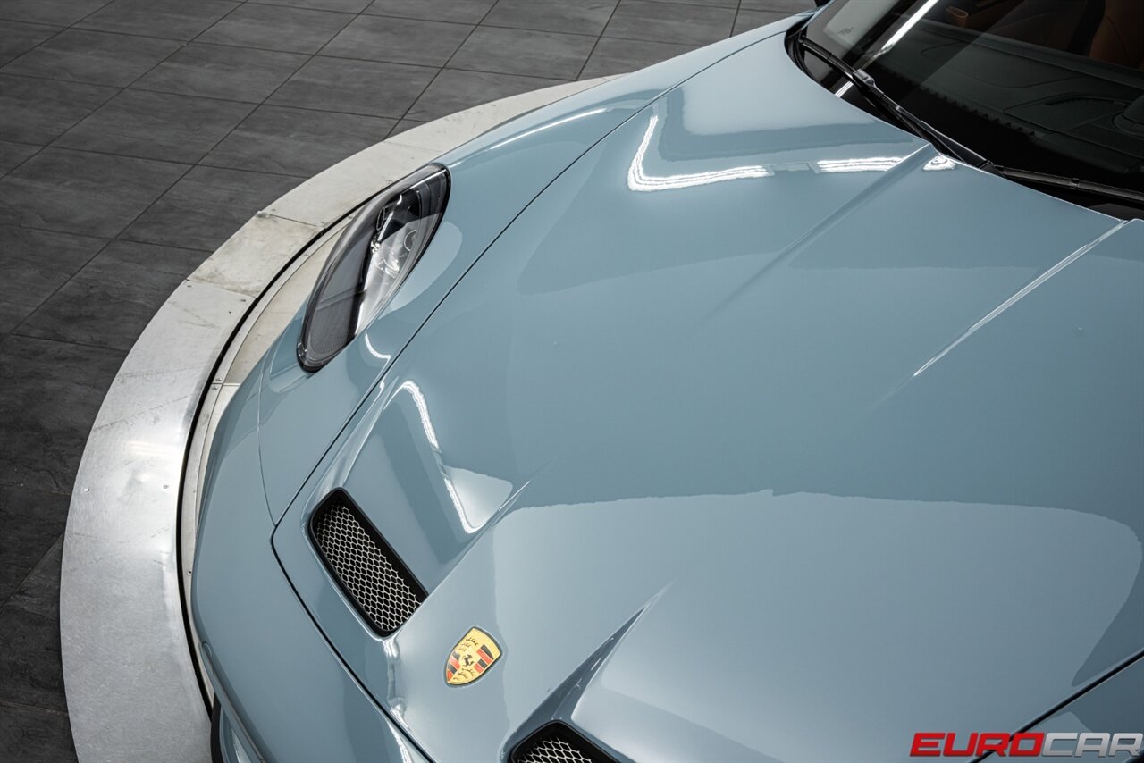 2024 Porsche 911 S/T *HERITAGE DESIGN PACKAGE * FRONT LIFT * 1 OF 1963 BUILT* - Photo 9 - Costa Mesa, CA 92626
