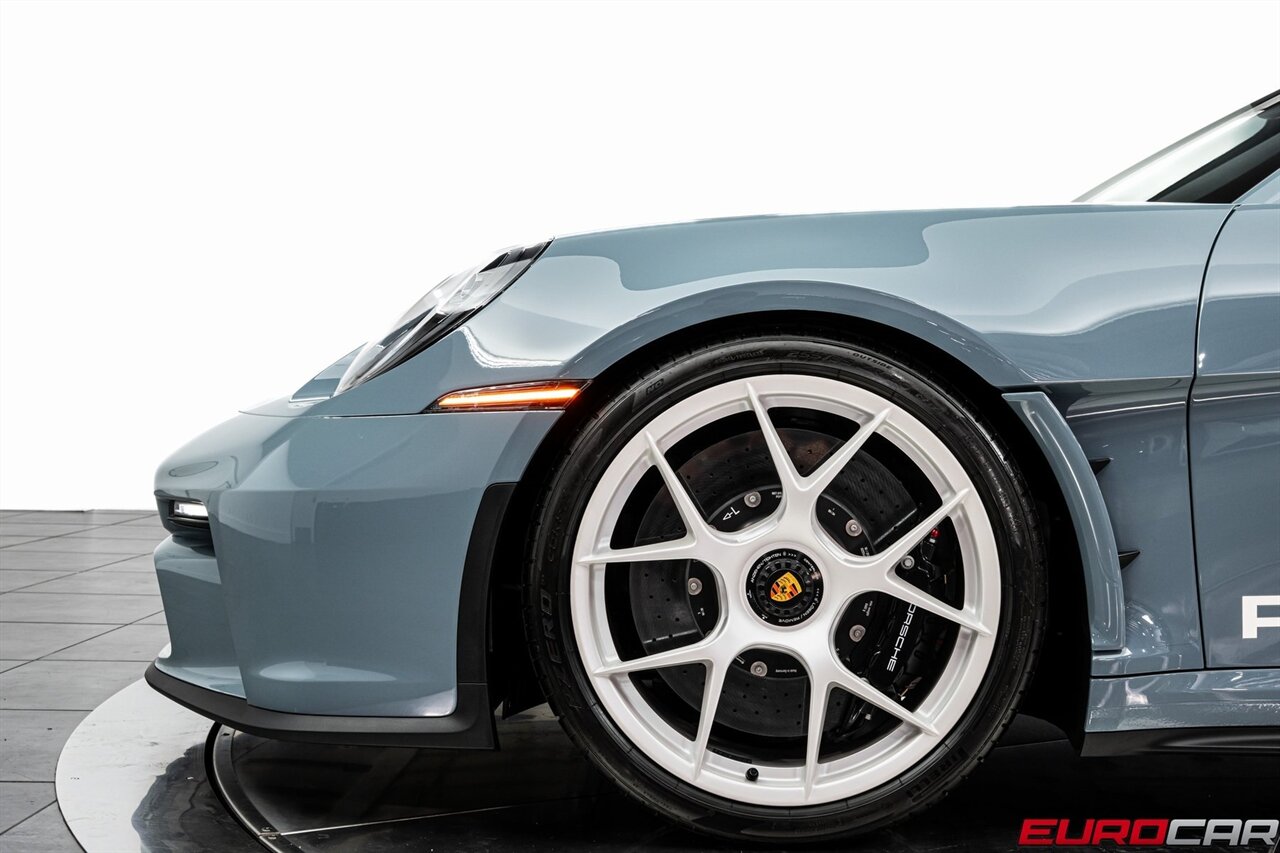 2024 Porsche 911 S/T *HERITAGE DESIGN PACKAGE * FRONT LIFT * 1 OF 1963 BUILT* - Photo 16 - Costa Mesa, CA 92626