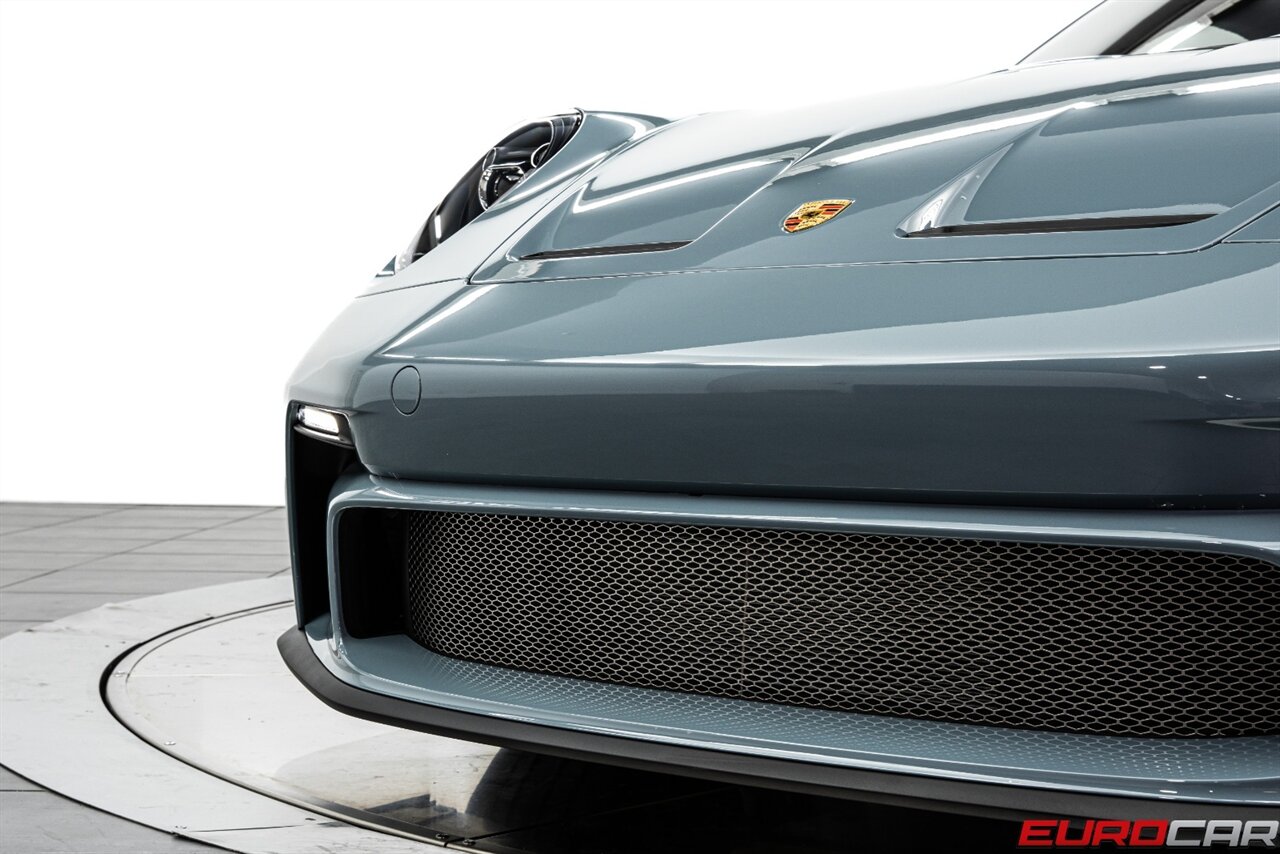 2024 Porsche 911 S/T *HERITAGE DESIGN PACKAGE * FRONT LIFT * 1 OF 1963 BUILT* - Photo 14 - Costa Mesa, CA 92626