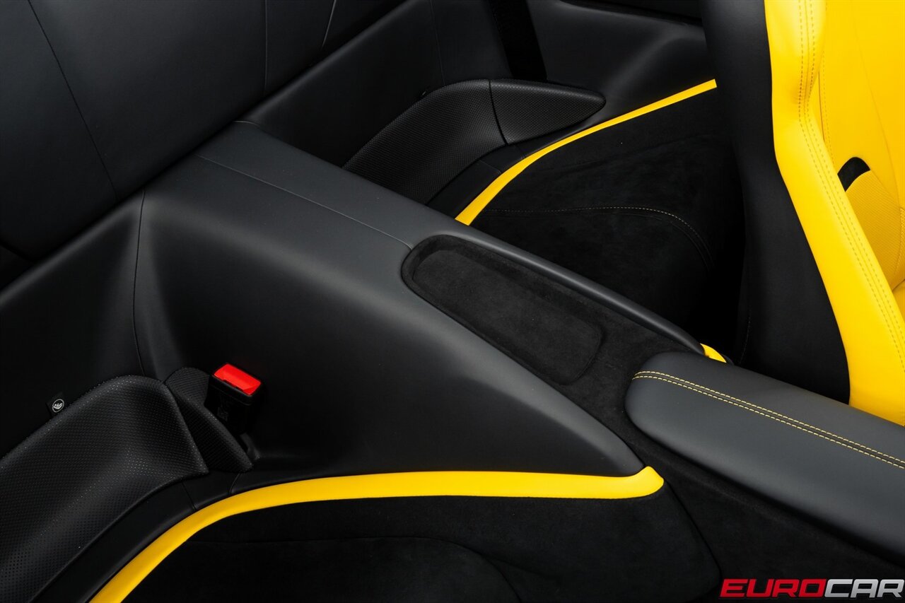 2025 Ferrari Roma Spider *FULL BODY PPF * CARBON FIBER LED STEERING WHEEL* - Photo 40 - Costa Mesa, CA 92626