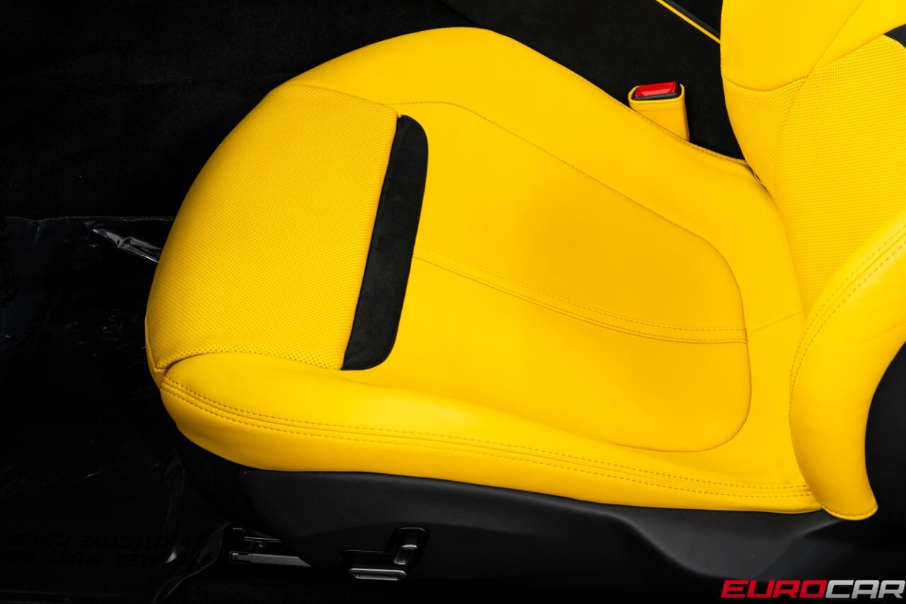 2025 Ferrari Roma Spider *FULL BODY PPF * CARBON FIBER LED STEERING WHEEL* - Photo 44 - Costa Mesa, CA 92626