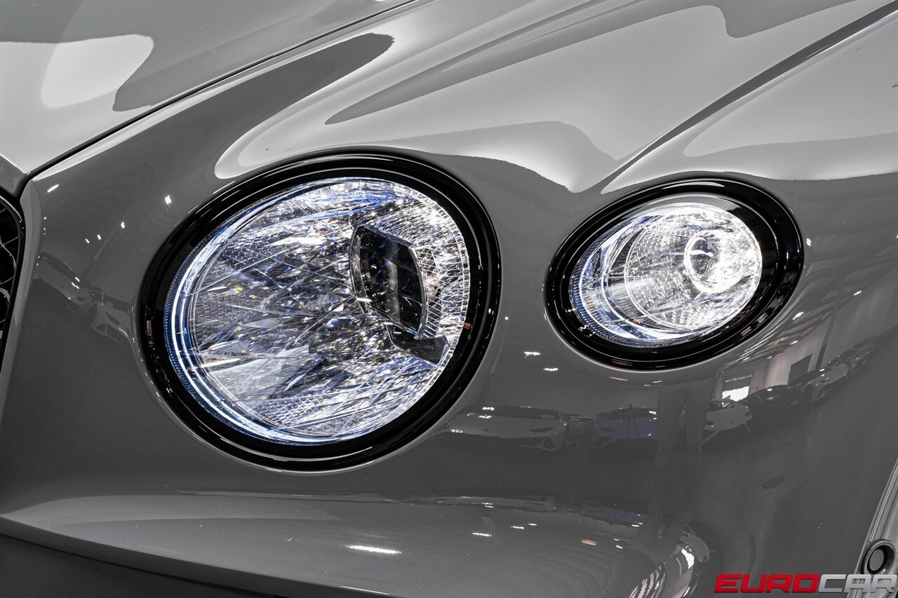 2023 Bentley Continental GTC Azure V8 *CARBON FIBER INTERIOR TRIM * TWO-TONE INTERIOR* - Photo 11 - Costa Mesa, CA 92626