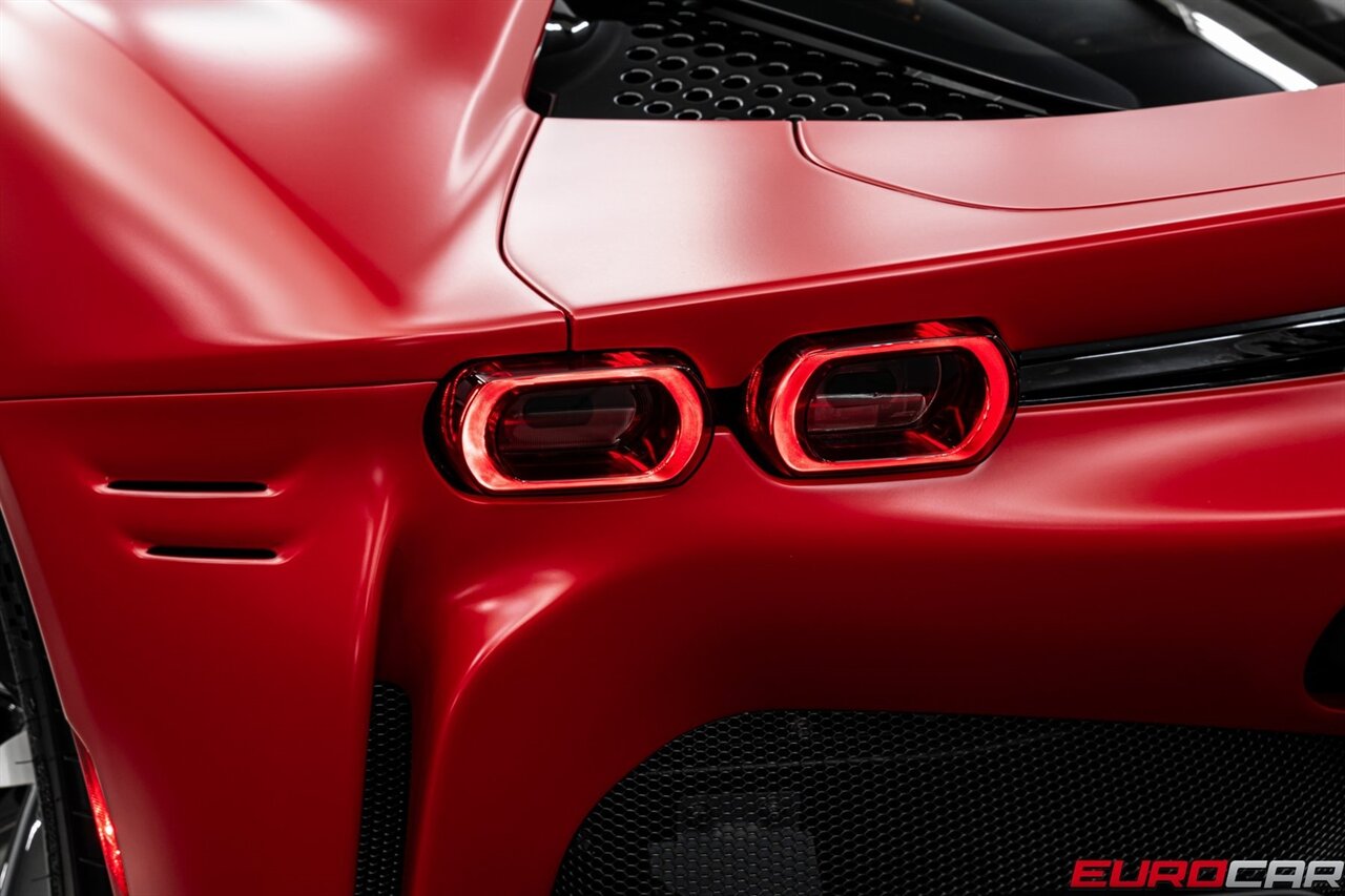 2023 Ferrari SF90 Stradale  *FACTORY MATTE PAINT * CARBON OPTIONS * FULL BODY PPF* - Photo 24 - Costa Mesa, CA 92626